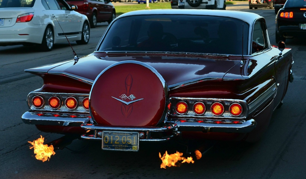 Пламенный Chevrolet Impala