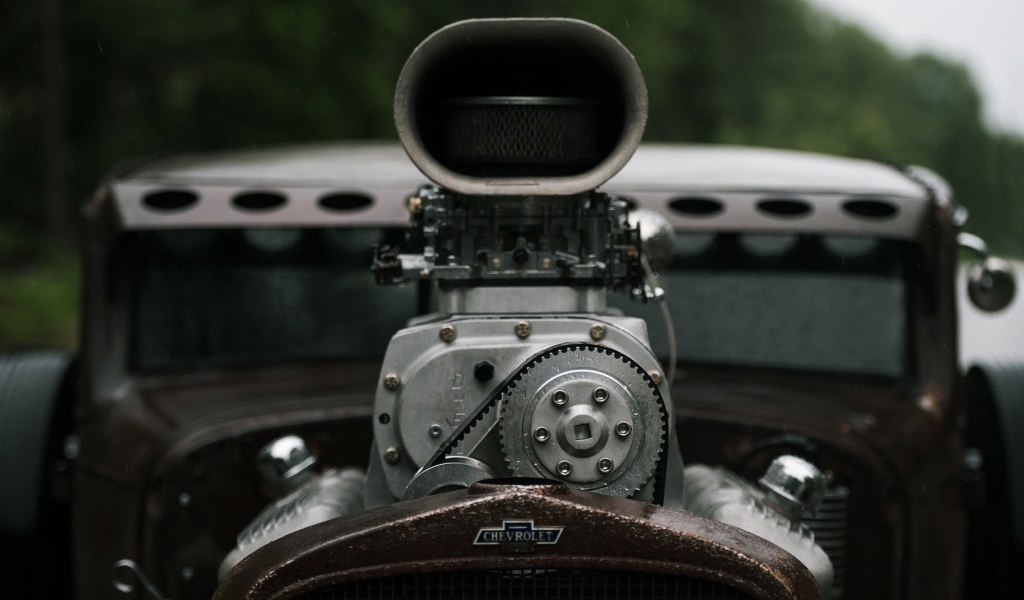 Мощный двигатель старого авто Шевроле