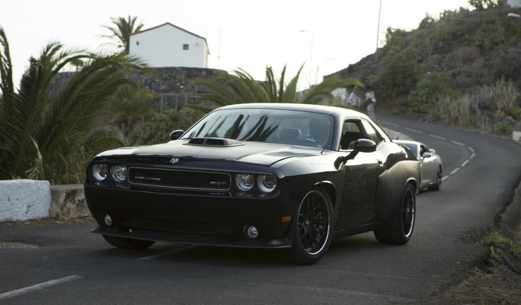 Черный Dodge Challenger SRT8 из Форсаж 6