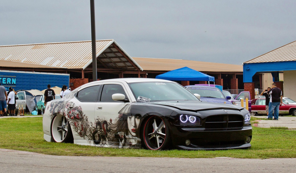 Рисунки на автомобиле Dodge Charger