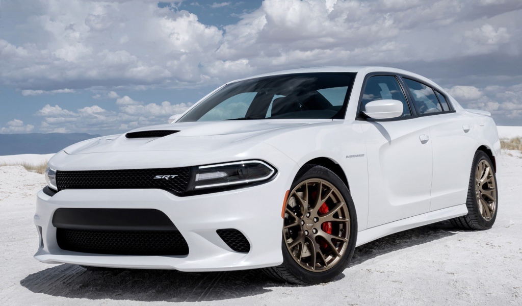 Современный автомобиль Dodge Charger SRT