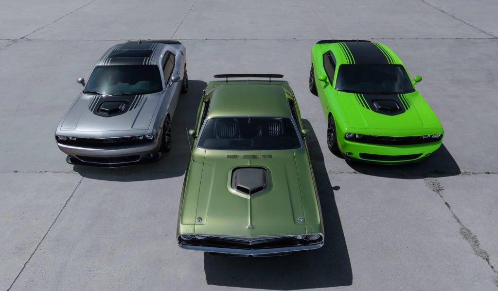 Три поколения автомобиля Dodge Challenger