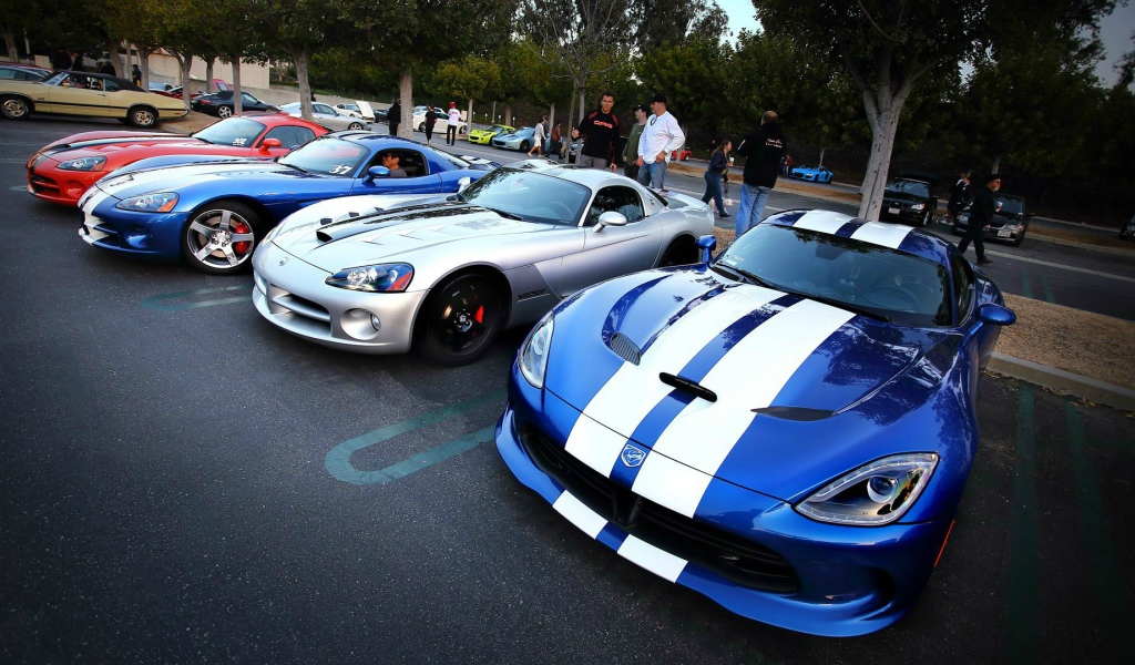 Великолепные автомобили Dodge Viper