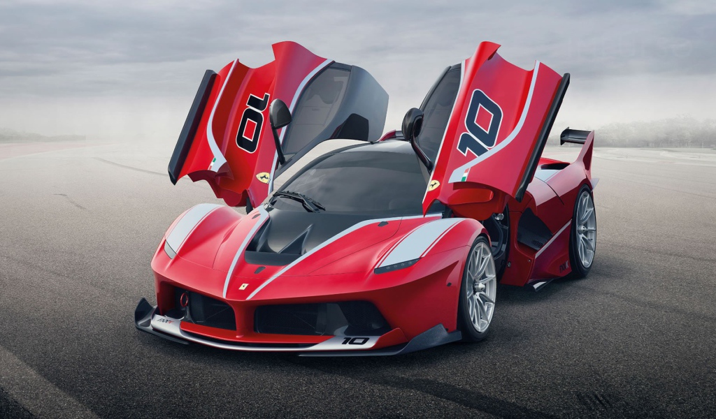 Феррари модель 2015 года