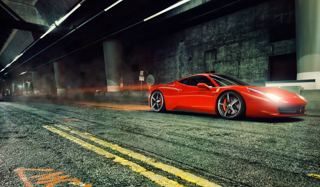 Итальянский автомобиль Феррари