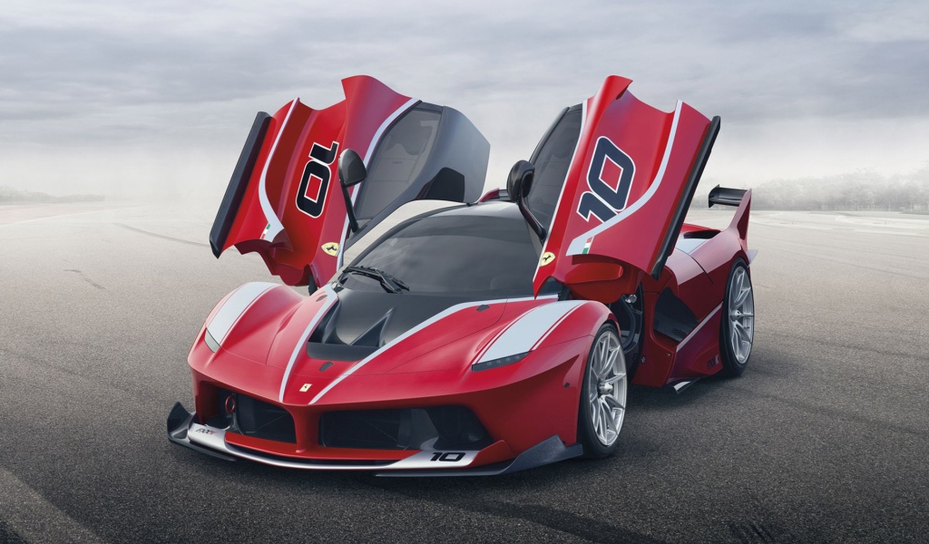 Открытые двери авто Ferrari FXX K