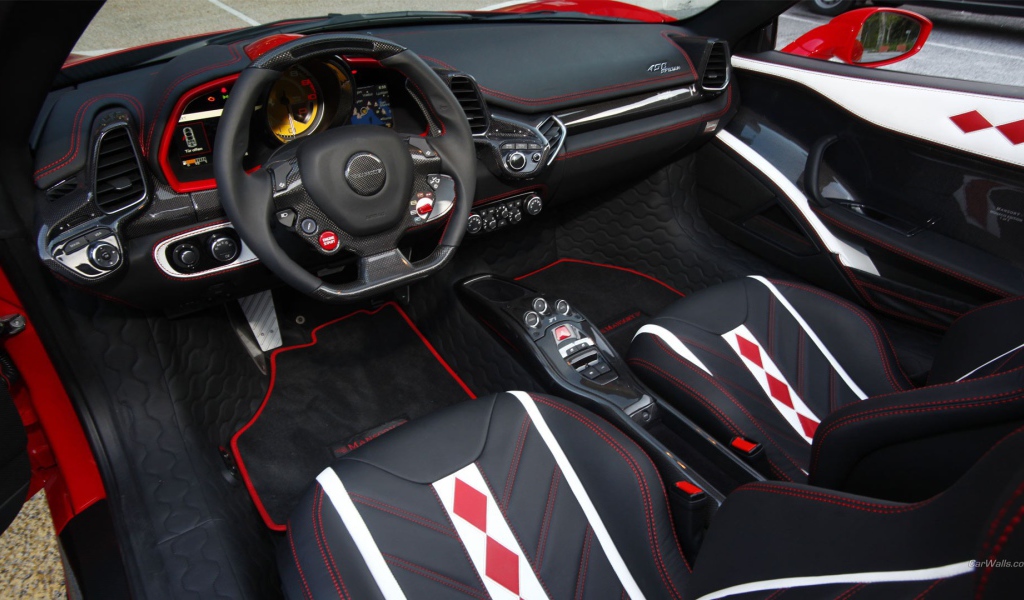 Салон суперкара Ferrari 458
