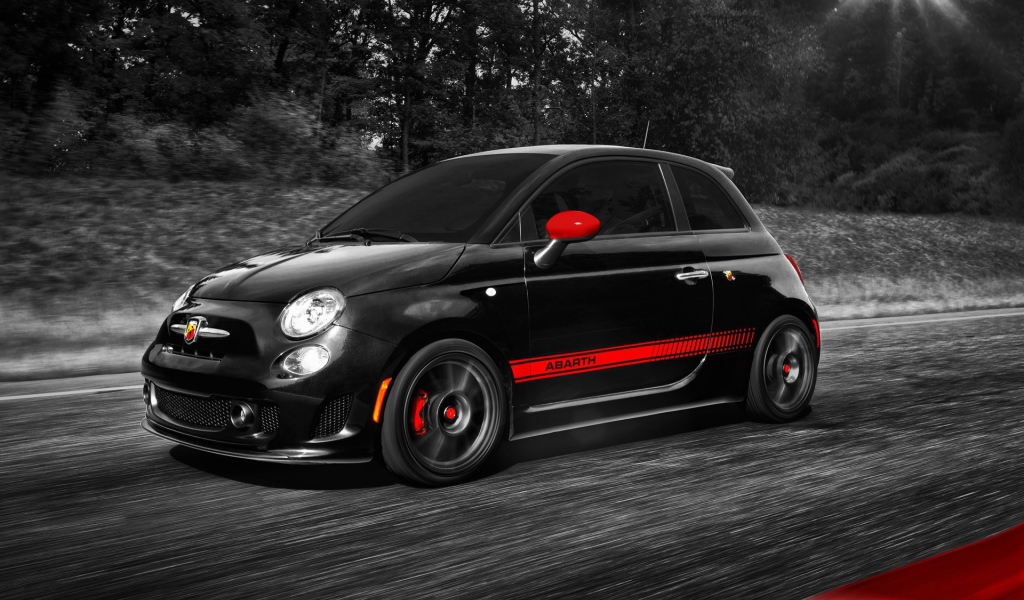 Черный Fiat 500 Abarth