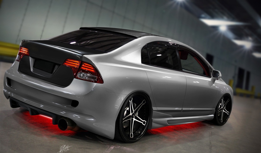 Красный неоновый свет в автомобиле Хонда Цивик