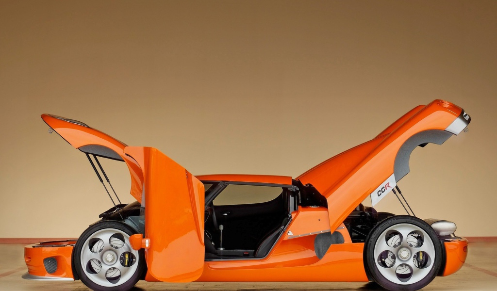 Открывающиеся части автомобиля Koenigsegg CCR