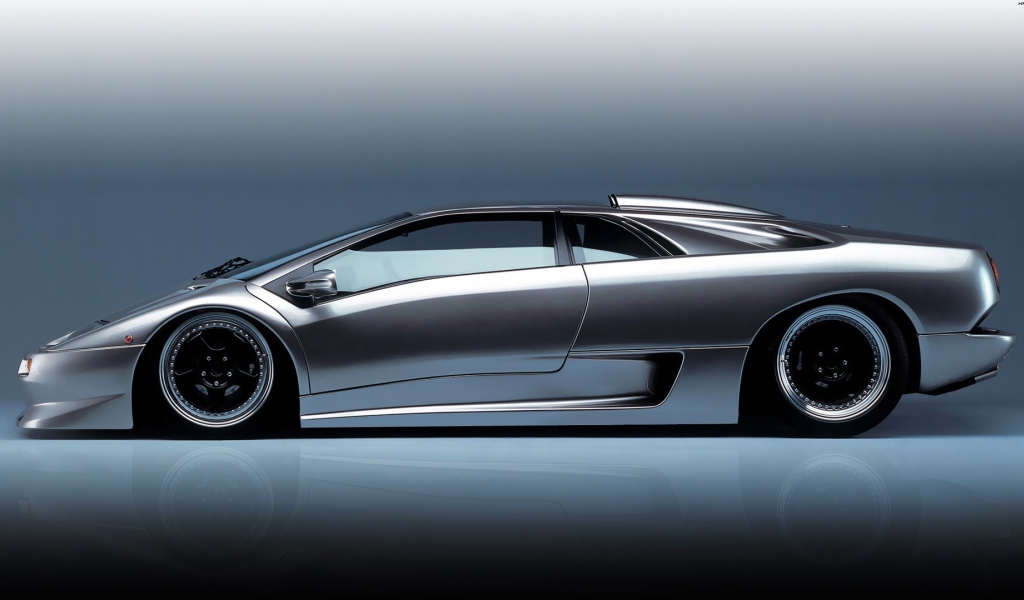 Стильный серебристый Ламборгини Diablo