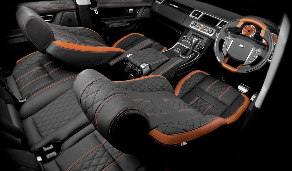 Салон автомобиля Land Rover