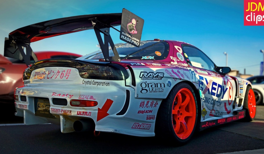 Аппликации на спортивной Mazda RX-7