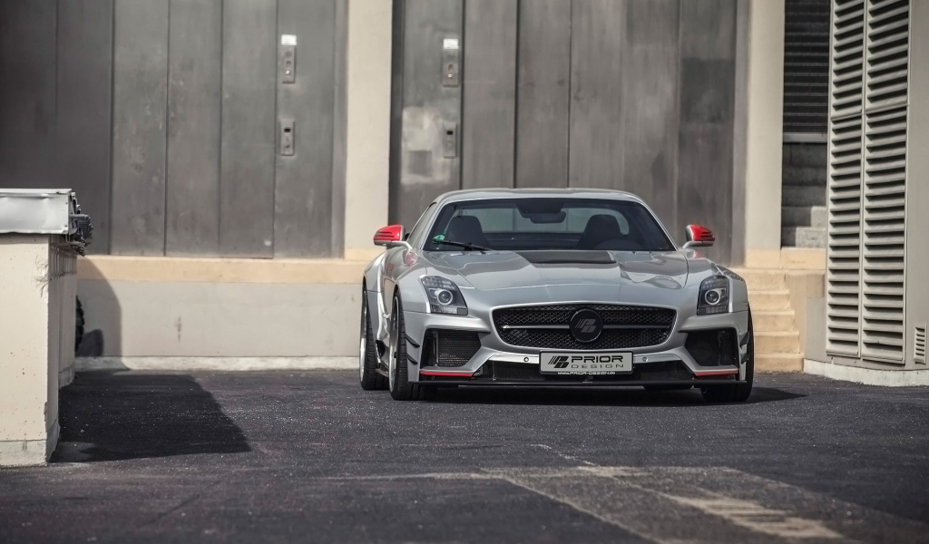 Дизайнерская модель Mercedes-Benz SLS AMG