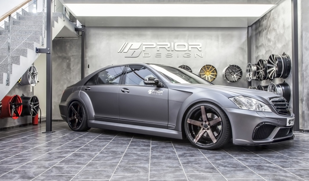 Серый Mercedes-Benz S Class