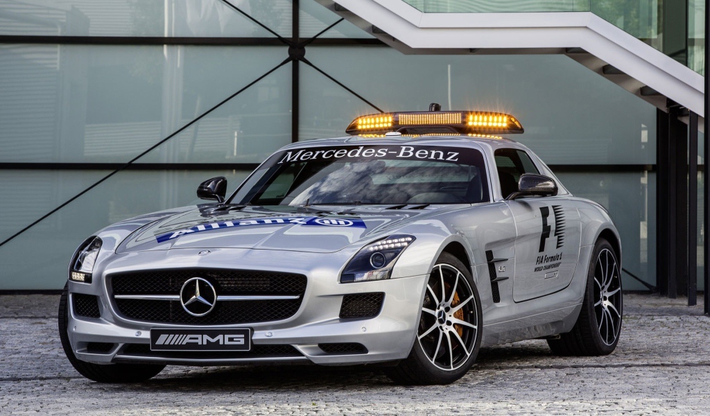 Полицейский автомобиль Мерседес