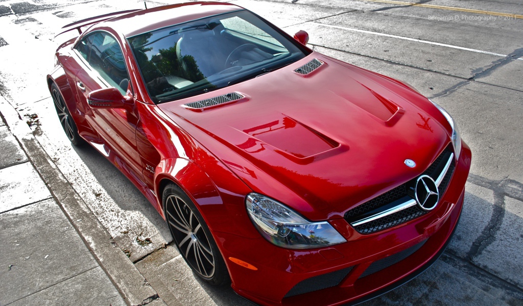Красный Mercedes-Benz SL65 AMG Black Series