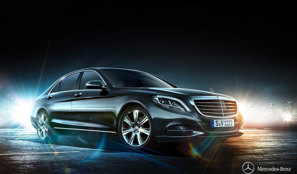 Великолепный черный Mercedes-Benz S Class