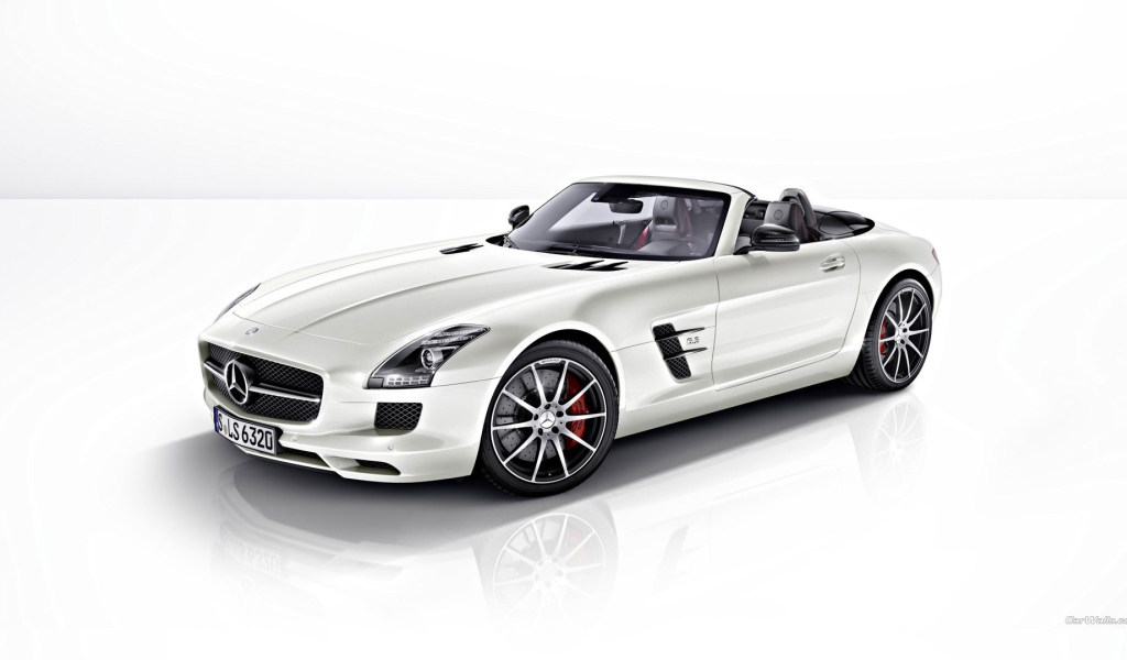 Белый Mercedes SLS кабриолет