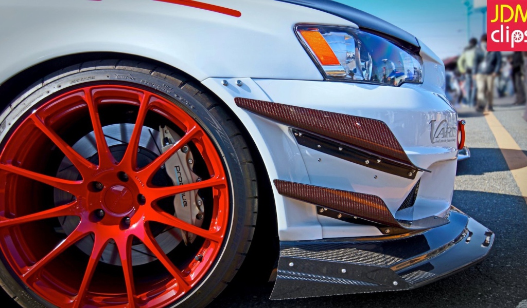 Оранжевый диск автомобиля Mitsubishi Lancer Evo X