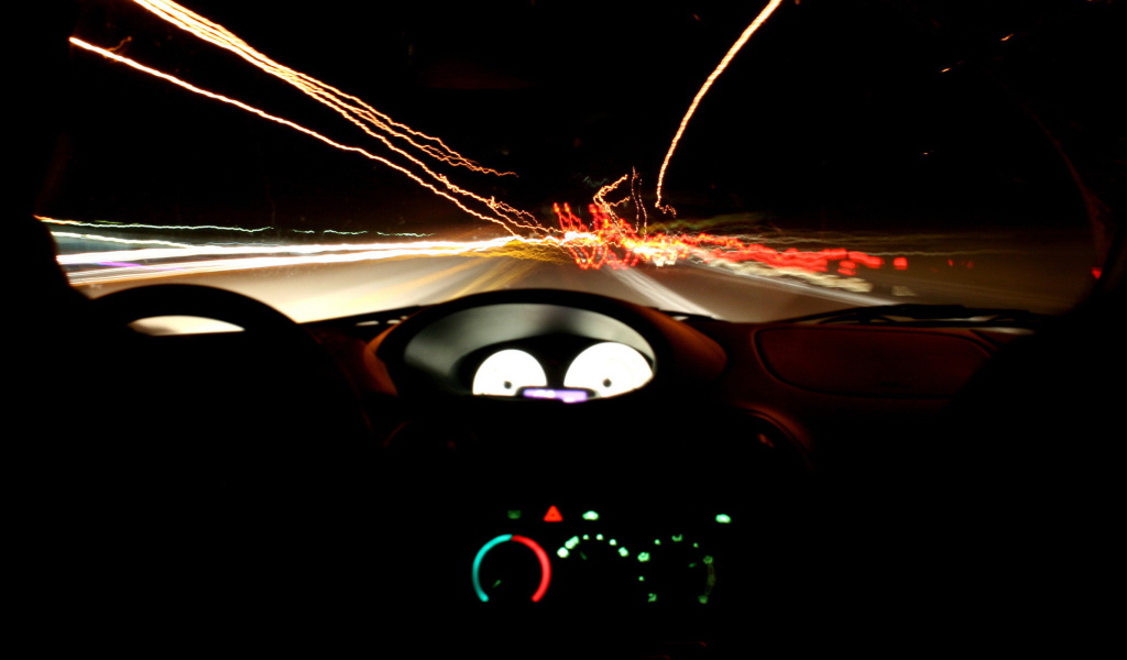 Ночной вид из кабины автомобиля