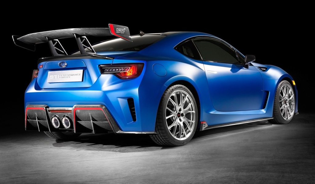 Вид сзади на голубой Subaru STI Performance