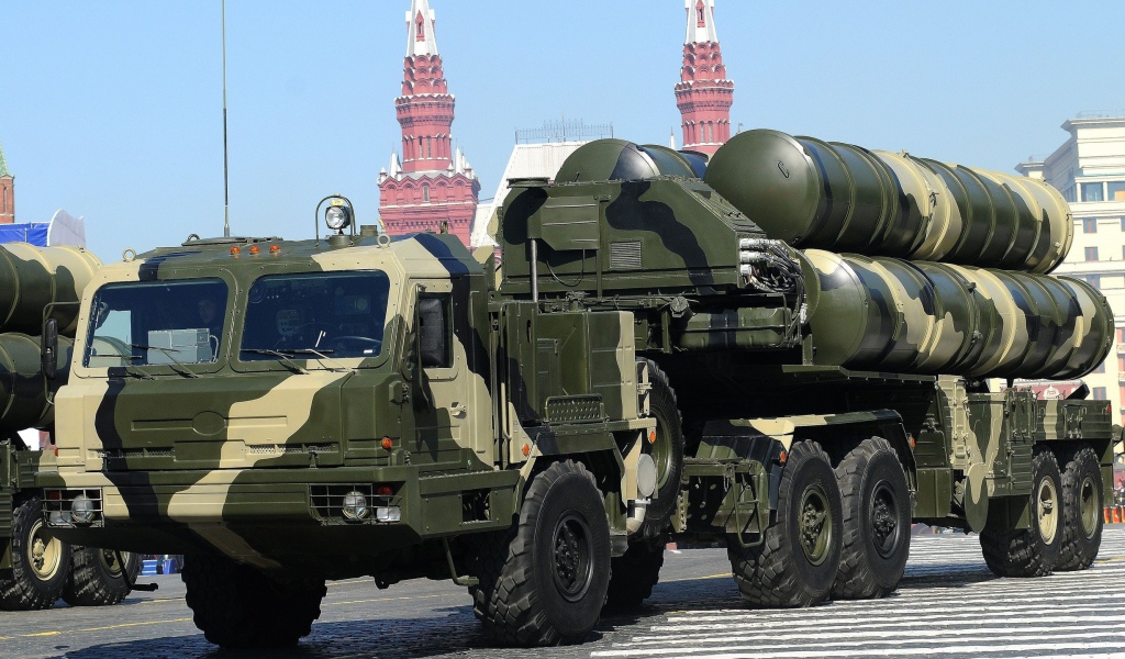 Ракетные комплексы на параде в Москве