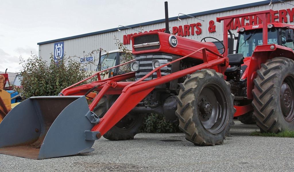 Трактор для земляных работ