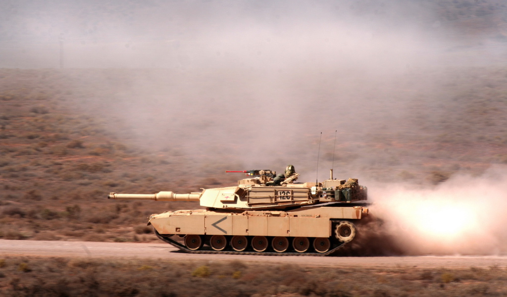 Танк абрамс на дороге