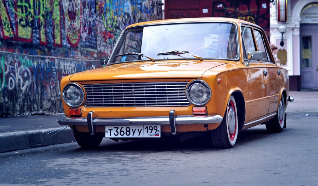 Оранжевый ВАЗ Копейка