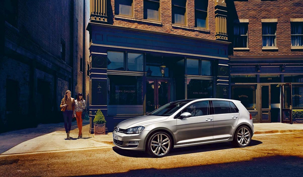 Автомобиль Volkswagen golf 7 в городе