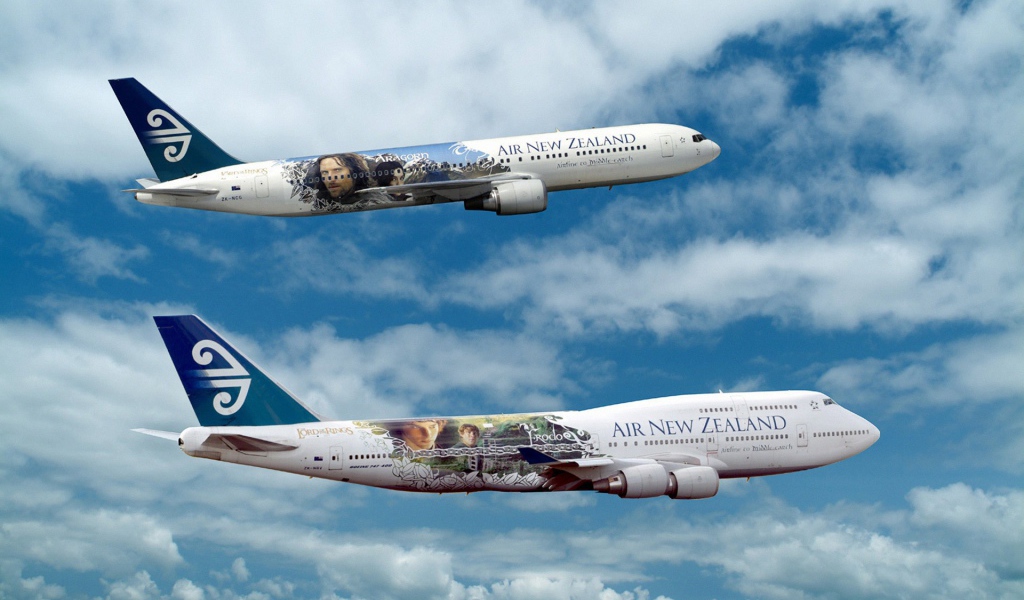 Самолеты в Новой Зеландии с кадрами из Властелина колец