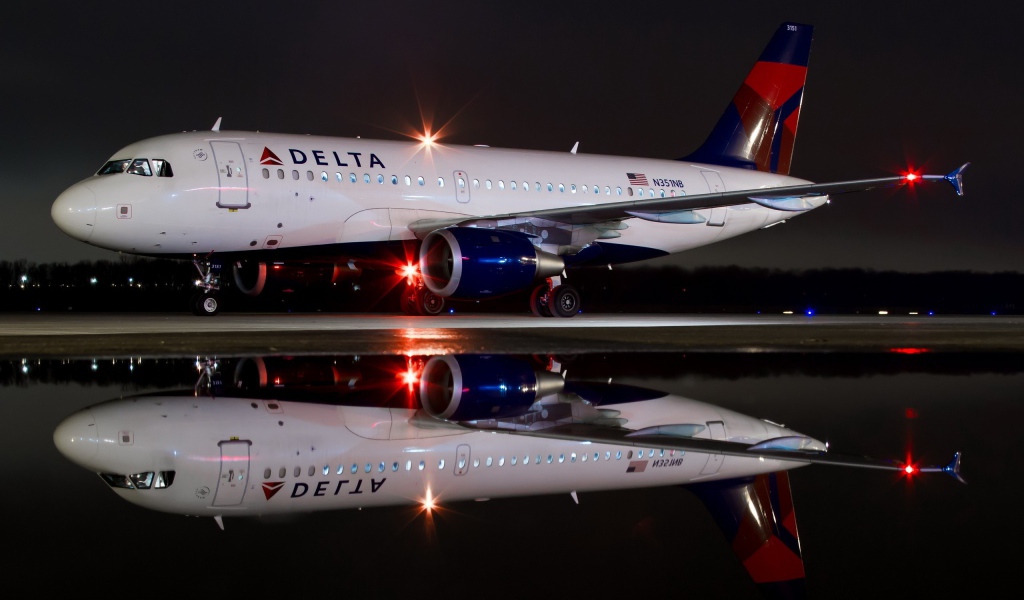 Пассажирский самолет компании Дельта