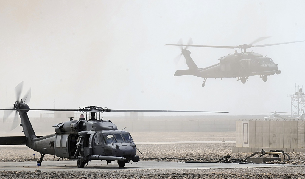 Черные вертолеты Sikorsky UH-60