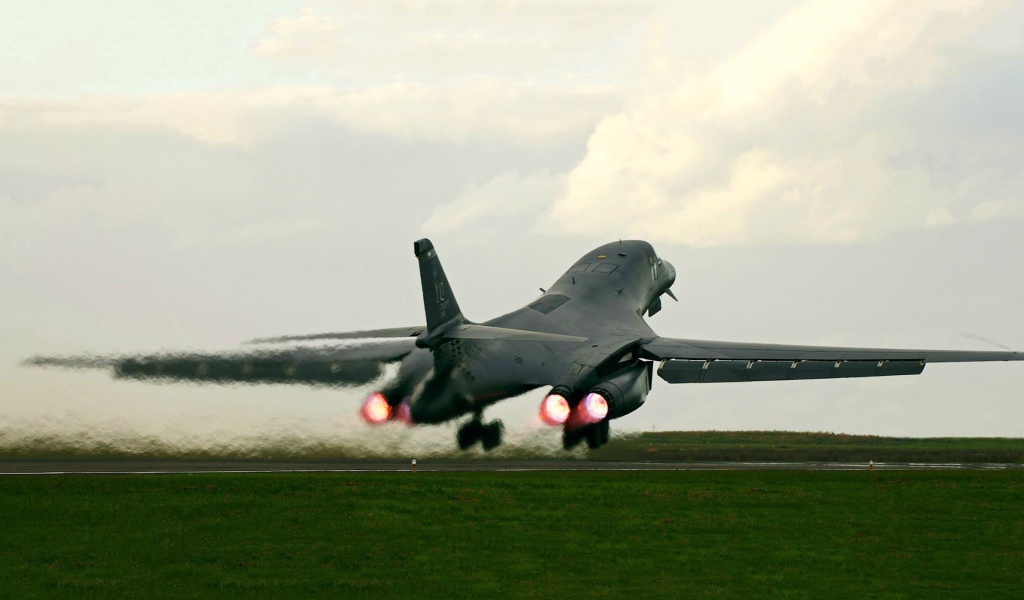 Бомбардировщик B-1B Lancer