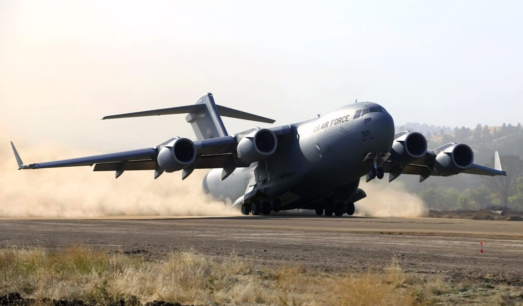 C-17 Globmaster совершил успешную посадку