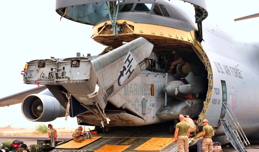 Погрузка самолета