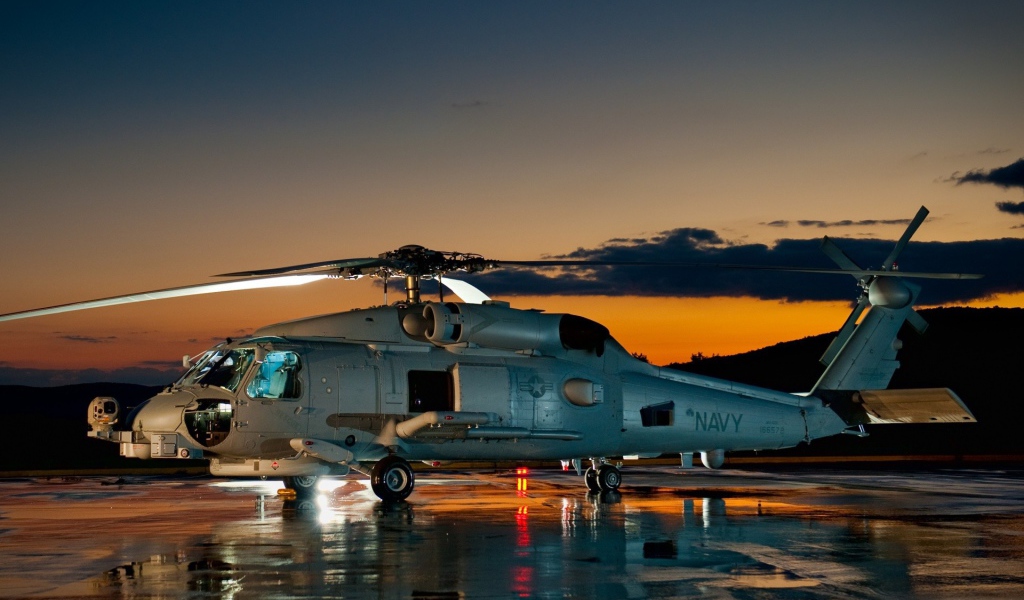 Военный вертолет Sikorsky UH-60 Black Hawk