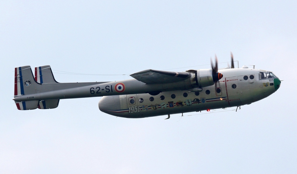 Пассажирский самолет 1950-х годов