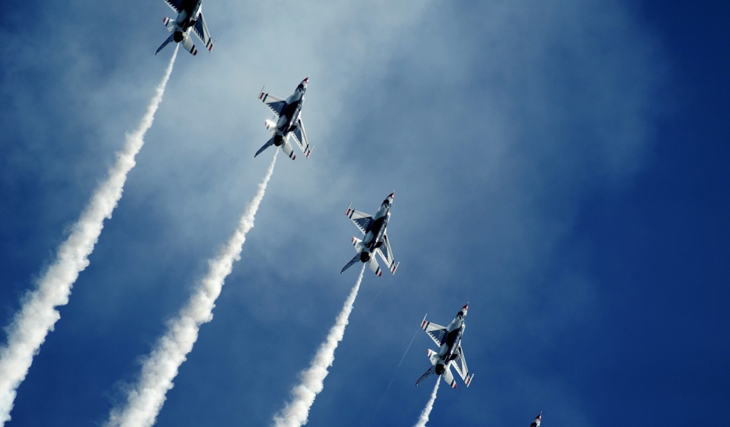 Самолеты взлетают вертикально вверх