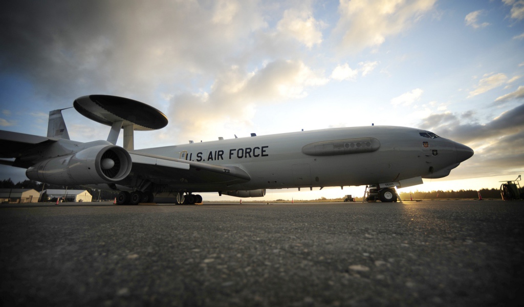 Самолет разведчик Boeing E-3 Sentry