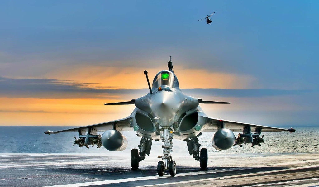 Самолет на авианосце
