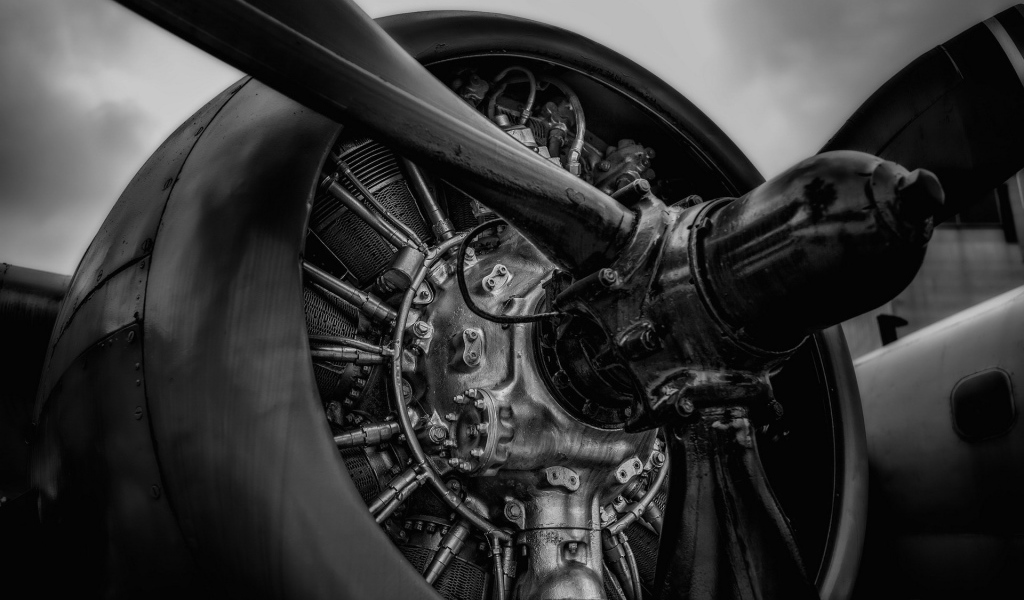 Винт и двигатель старого самолета