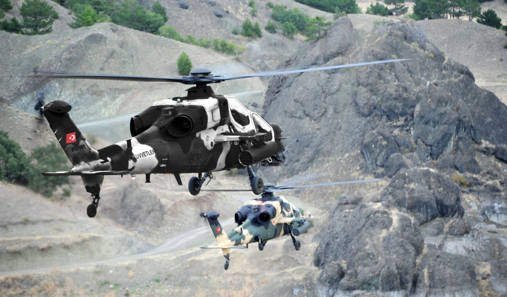 Вертолеты ВВС Турции в горах
