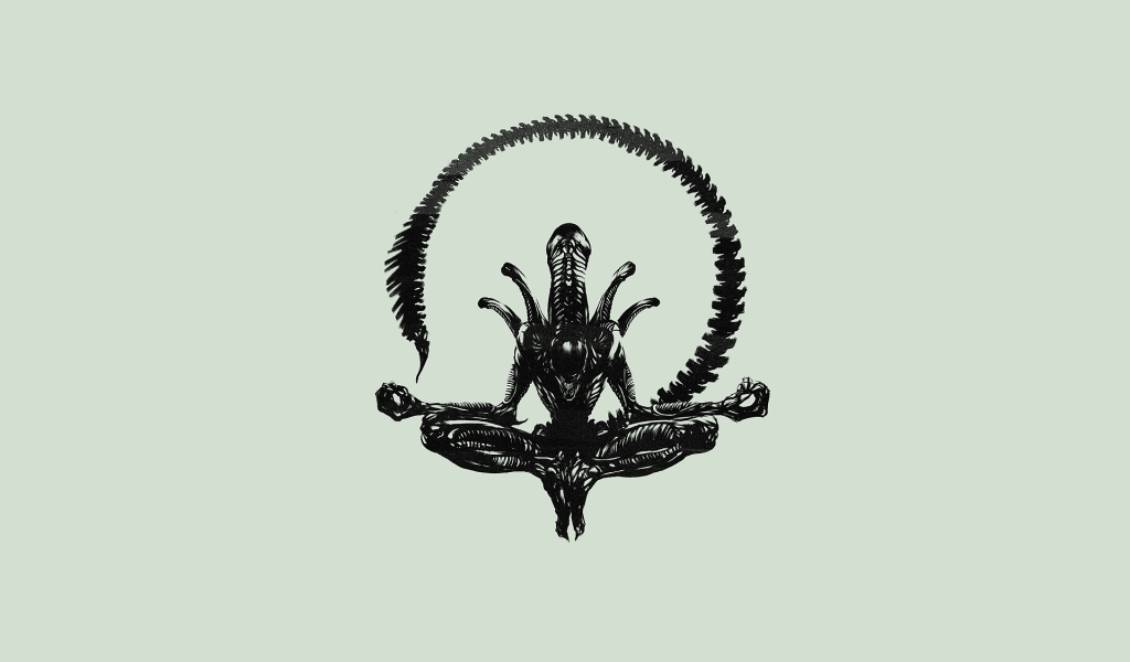 Чужой медитирует, светлый фон