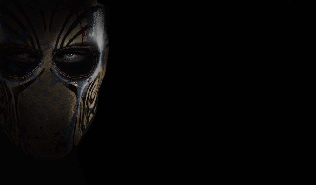 Коричневая маска, черный фон