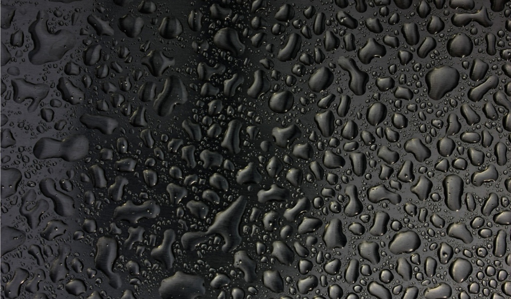 Капли конденсата, черный фон