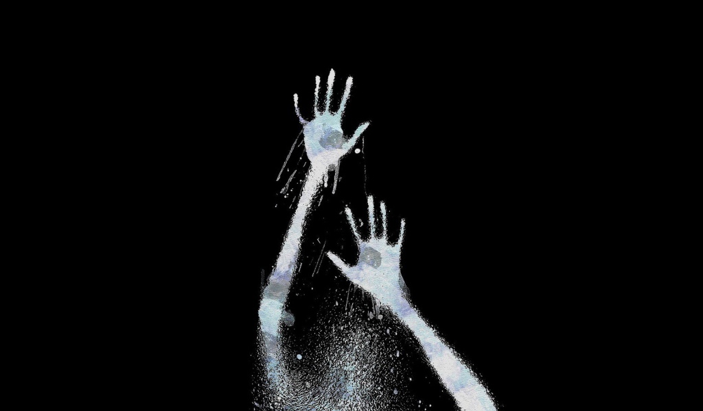 Следы рук на черном фоне