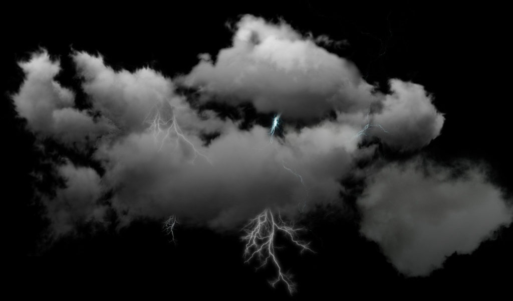 Молнии в пушистых белых облаках