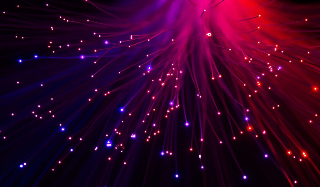 Яркие огни оптического волокна